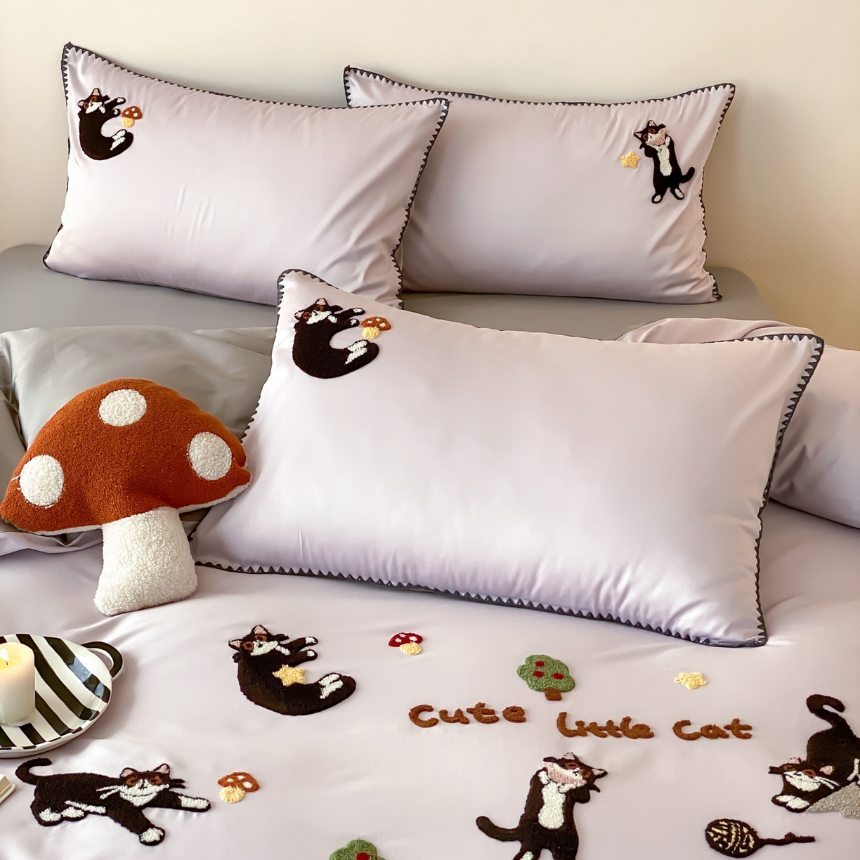 91家纺网 家纺一手货源 找家纺 FORTWO家纺原创设计（FOR TWO家纺） 2026新款50长绒棉纯棉双针毛巾绣四件套【（券前）基础价不低于小号268元，中号348元，大号388元 床笠加10元】 顽皮猫