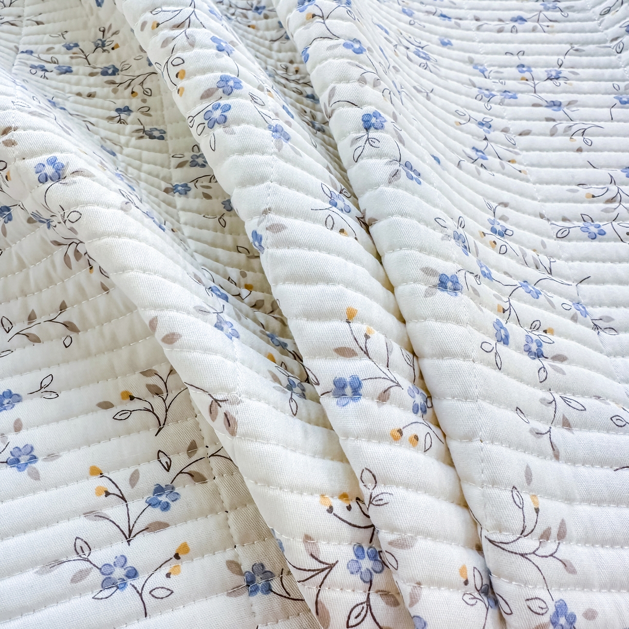 91家纺网 家纺一手货源 找家纺 （总）欣宜家纺 2026新款法式大花边全棉床盖三件套