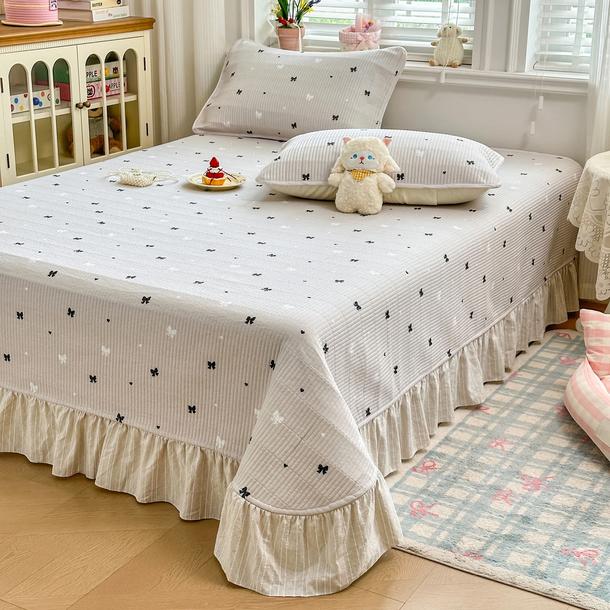 91家纺网 家纺一手货源 找家纺 欣宜家纺 2026新款法式大花边全棉床盖三件套 蝴蝶结咖