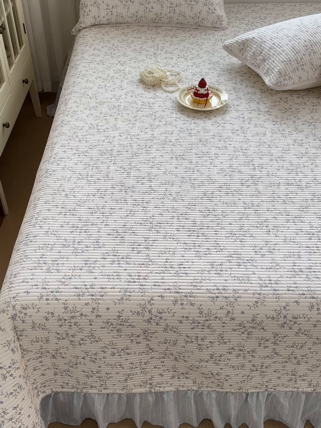 91家纺网 家纺一手货源 找家纺 （总）欣宜家纺 2026新款法式大花边全棉床盖三件套