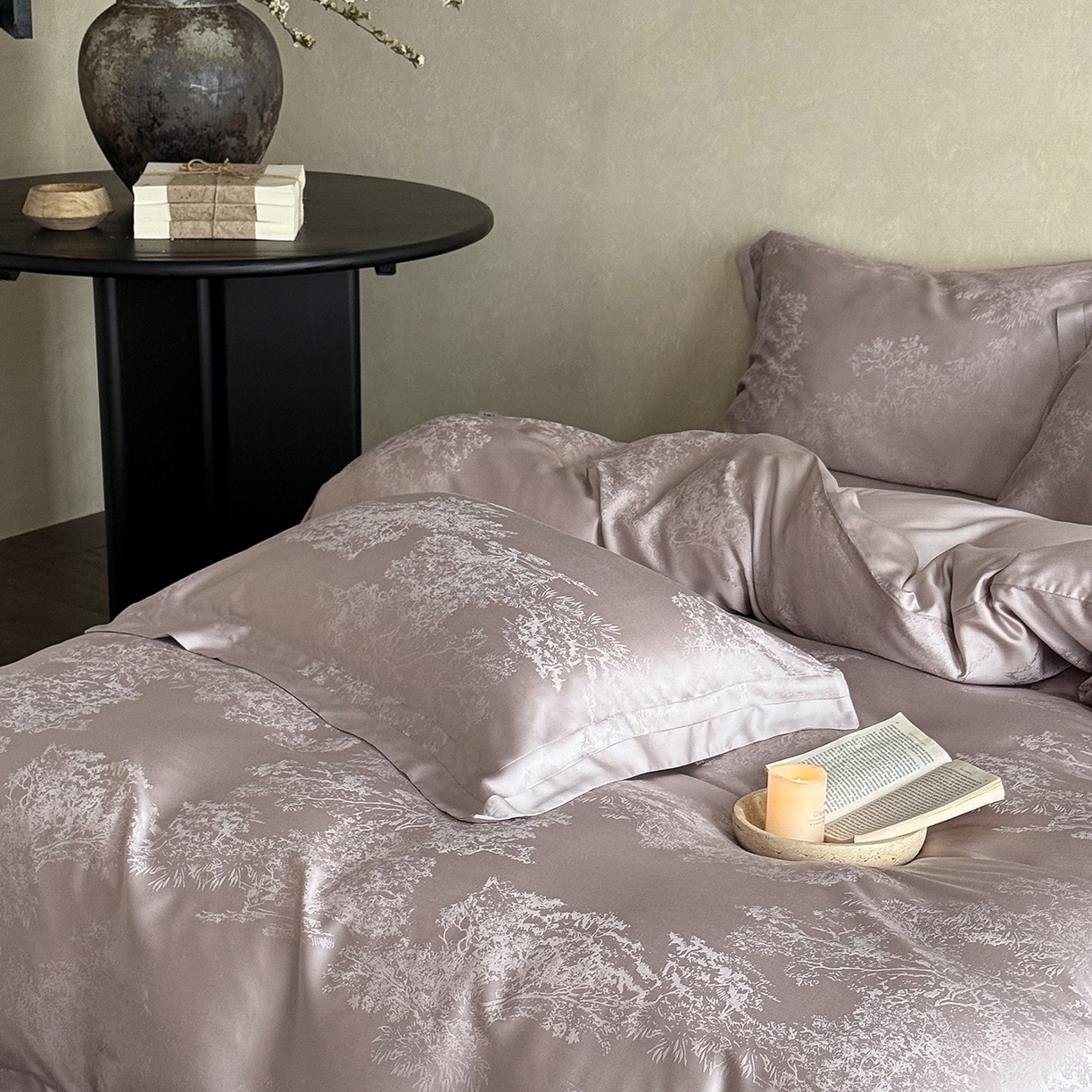 91家纺网 家纺一手货源 找家纺 花时间 2026新款60s兰精天丝四件套-赫本天丝款 会员减10 参与日常超级立减9折后不低于368/388 天丝款-赫本浅紫