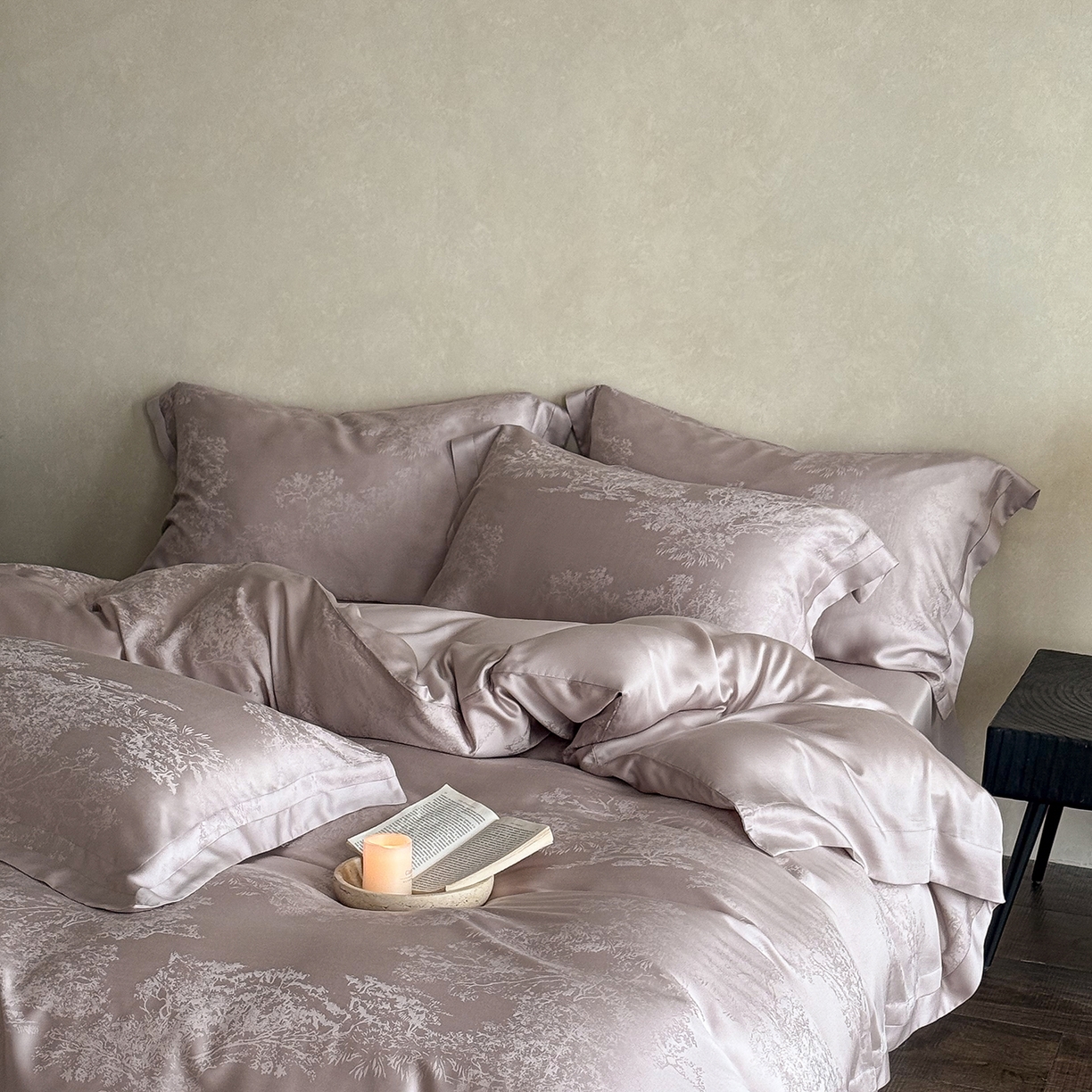 91家纺网 家纺一手货源 找家纺 花时间 2026新款60s兰精天丝四件套-赫本天丝款 会员减10 参与日常超级立减9折后不低于368/388 天丝款-赫本浅紫