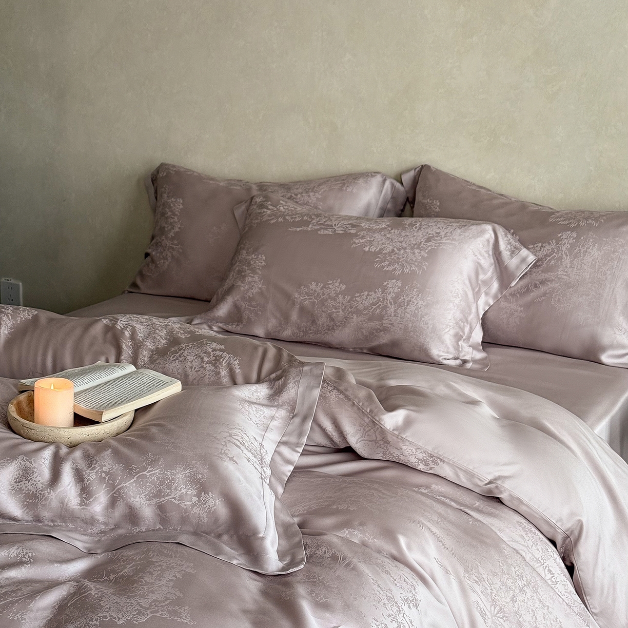 91家纺网 家纺一手货源 找家纺 花时间 2026新款60s兰精天丝四件套-赫本天丝款 会员减10 参与日常超级立减9折后不低于368/388 天丝款-赫本浅紫