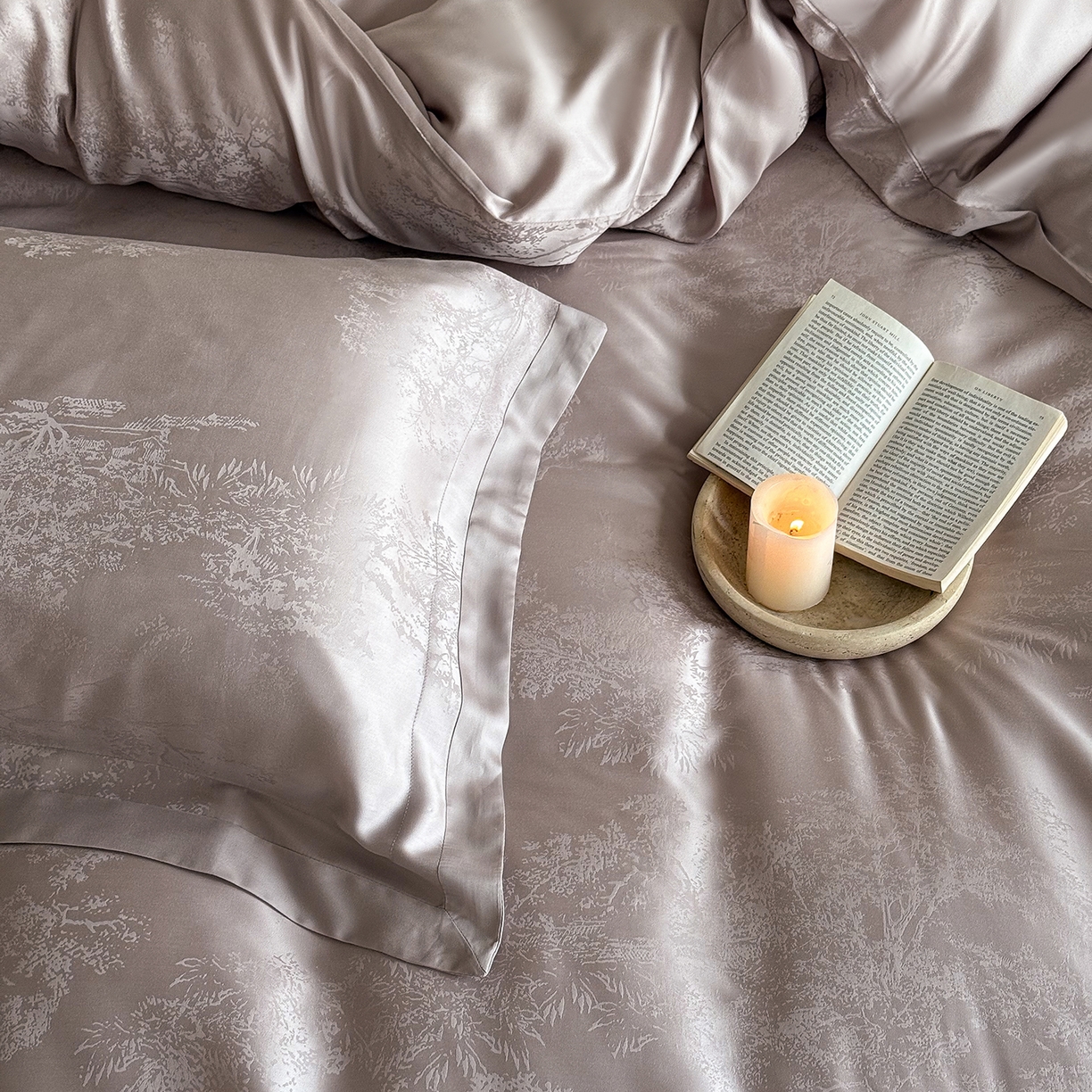 91家纺网 家纺一手货源 找家纺 花时间 2026新款60s兰精天丝四件套-赫本天丝款 会员减10 参与日常超级立减9折后不低于368/388 天丝款-赫本浅紫