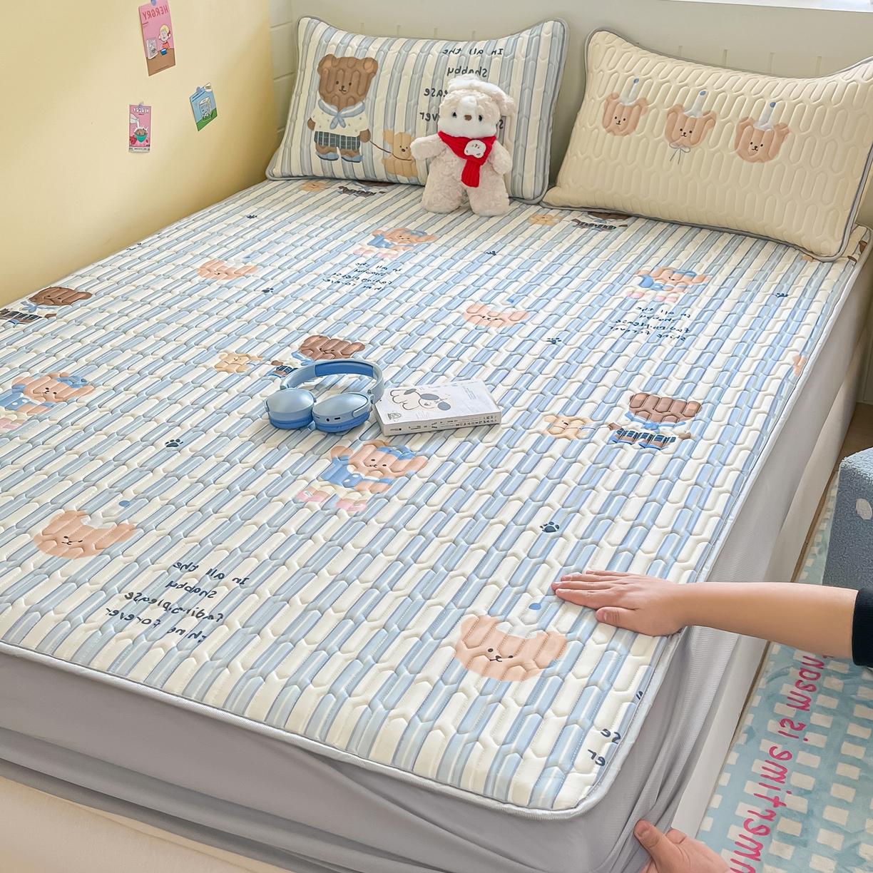 91家纺网 家纺一手货源 找家纺 （总）摩妮卡 2026春夏新款凉感丝印花小清新乳胶凉席席子床笠款三件套