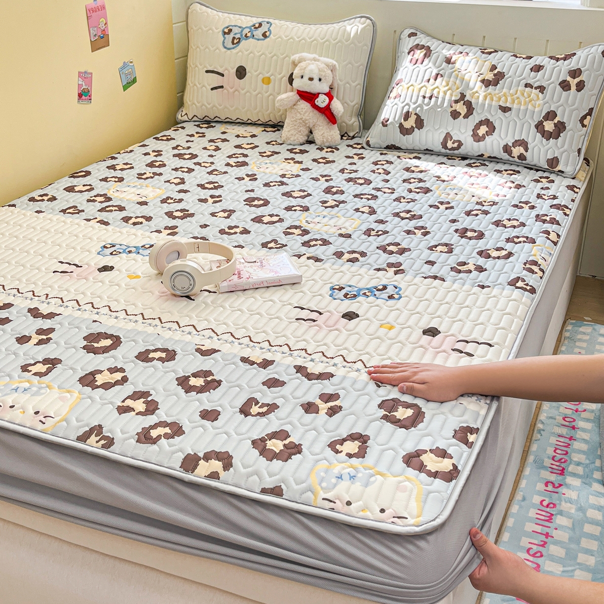 91家纺网 家纺一手货源 找家纺 （总）摩妮卡 2026春夏新款凉感丝印花小清新乳胶凉席席子床笠款三件套