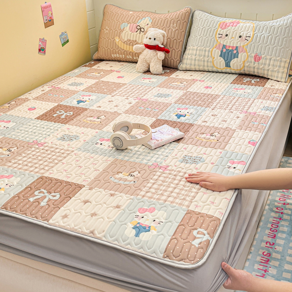 91家纺网 家纺一手货源 找家纺 （总）摩妮卡 2026春夏新款凉感丝印花小清新乳胶凉席席子床笠款三件套