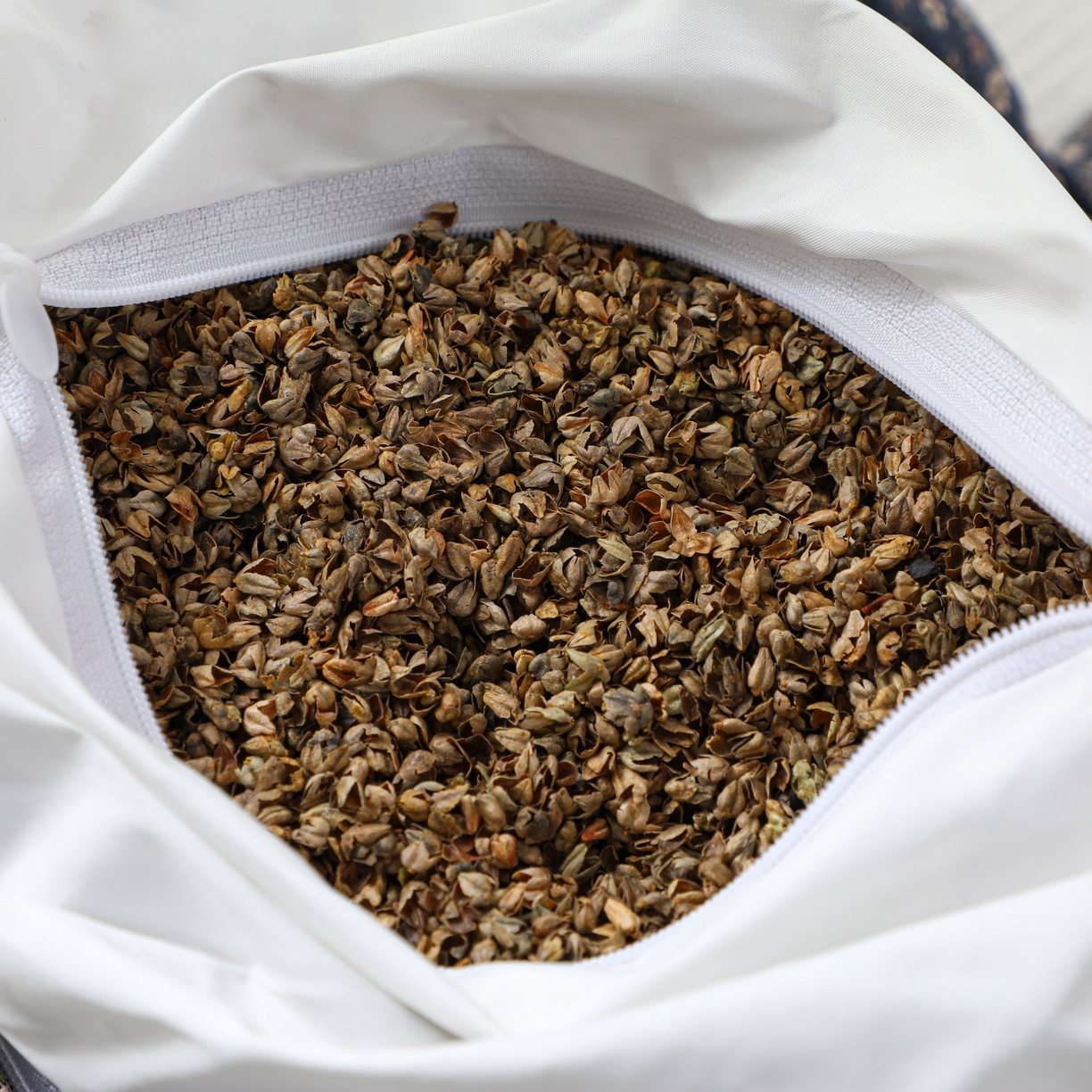 91家纺网 家纺一手货源 找家纺 芯洲 2026年新款卡通猫咪造型可爱抱枕荞麦枕枕头枕芯 幸福喵-深蓝 30*60cm/只