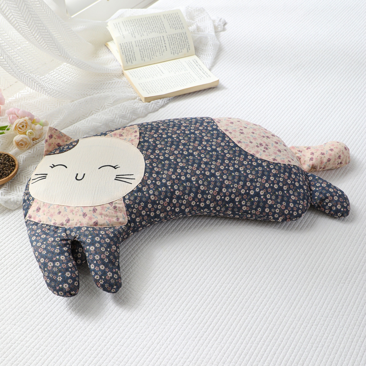 91家纺网 家纺一手货源 找家纺 （总）芯洲 2026年新款卡通猫咪造型可爱抱枕荞麦枕枕头枕芯