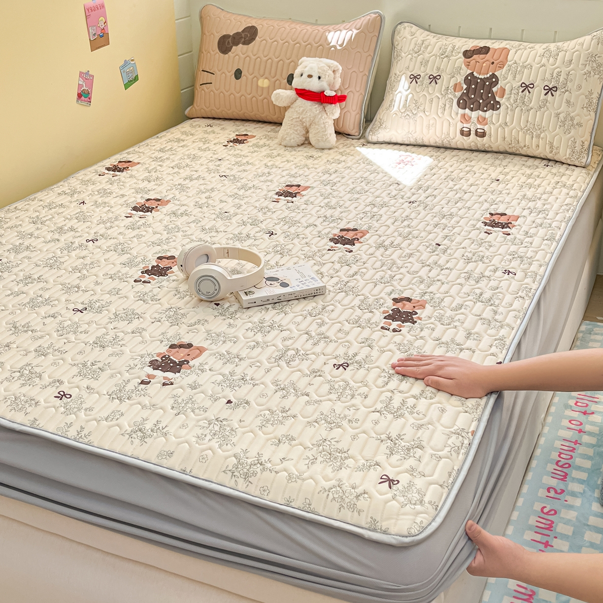 91家纺网 家纺一手货源 找家纺 （总）摩妮卡 2026春夏新款凉感丝印花小清新乳胶凉席席子床笠款三件套