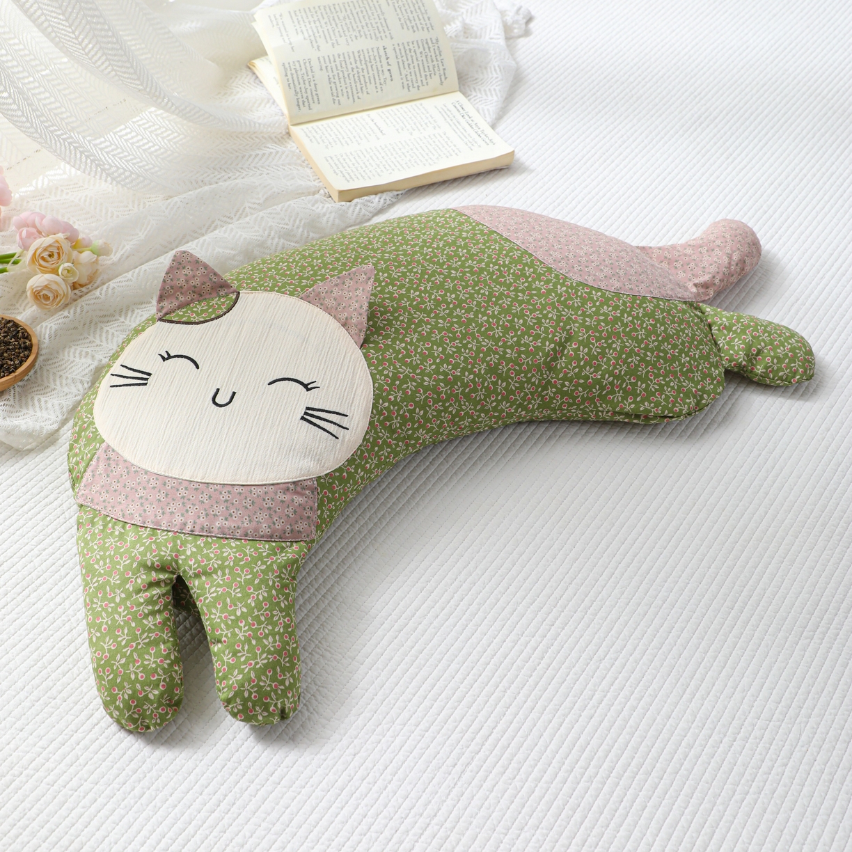 91家纺网 家纺一手货源 找家纺 （总）芯洲 2026年新款卡通猫咪造型可爱抱枕荞麦枕枕头枕芯