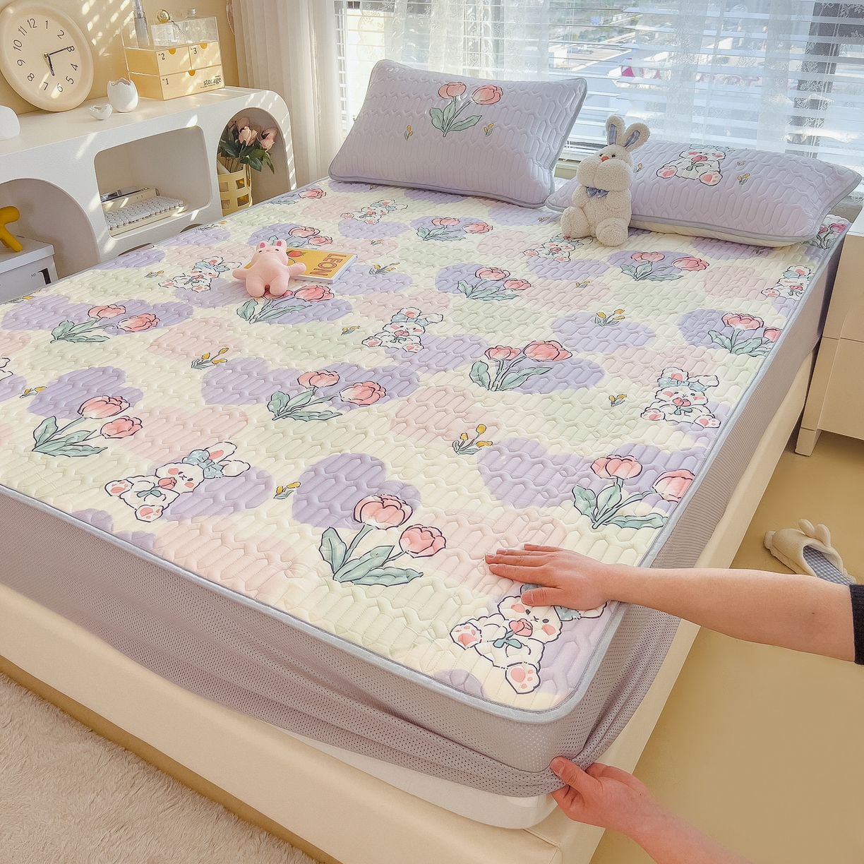 91家纺网 家纺一手货源 找家纺 （总）摩妮卡 2026春夏新款凉感丝印花小清新乳胶凉席席子床笠款三件套