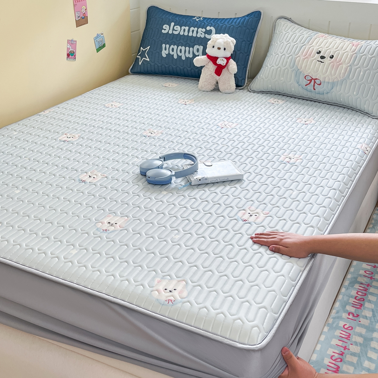 91家纺网 家纺一手货源 找家纺 （总）摩妮卡 2026春夏新款凉感丝印花小清新乳胶凉席席子床笠款三件套