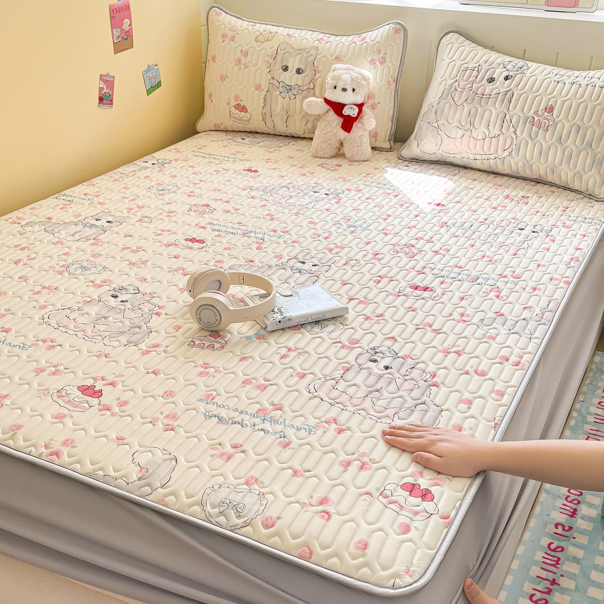 91家纺网 家纺一手货源 找家纺 （总）摩妮卡 2026春夏新款凉感丝印花小清新乳胶凉席席子床笠款三件套