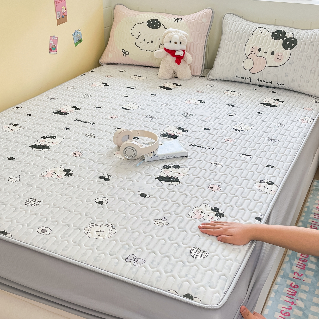 91家纺网 家纺一手货源 找家纺 （总）摩妮卡 2026春夏新款凉感丝印花小清新乳胶凉席席子床笠款三件套