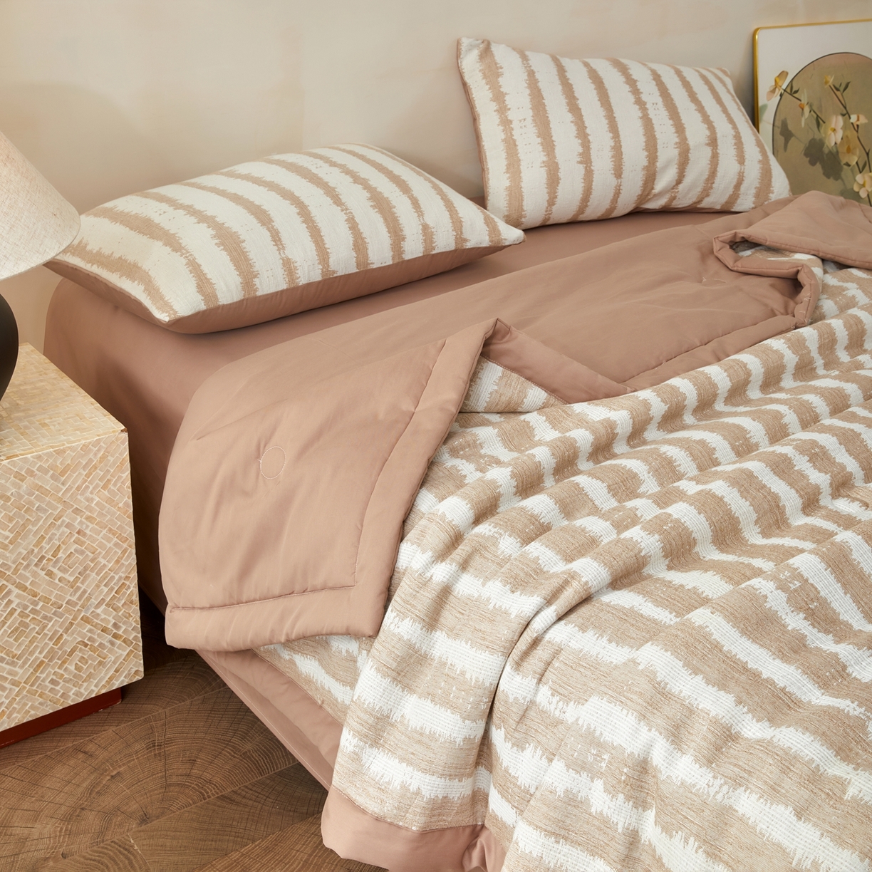 91家纺网 家纺一手货源 找家纺 （总）吾诺家居 2026新款全棉纯棉大提花新疆棉花夏被夏凉被空调被四件套-律动