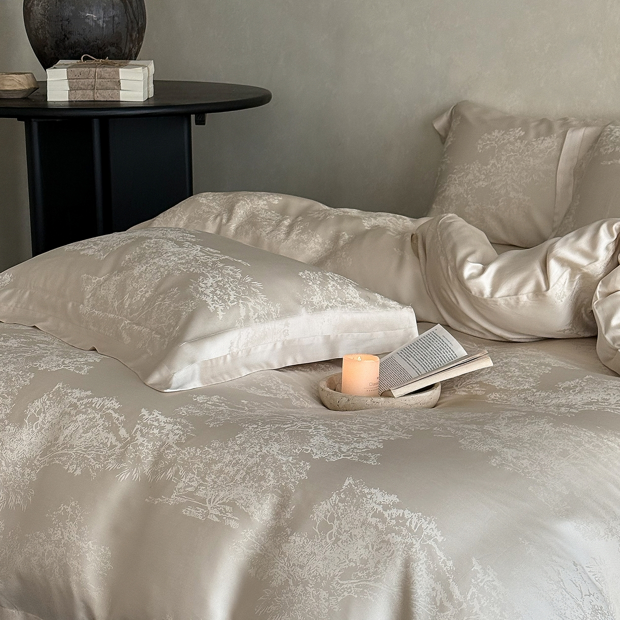 91家纺网 家纺一手货源 找家纺 花时间 2026新款60s兰精天丝四件套-赫本天丝款 会员减10 参与日常超级立减9折后不低于368/388 天丝款-赫本香槟