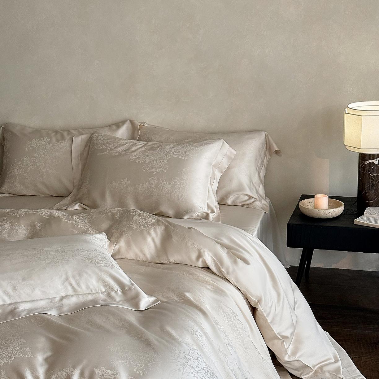 91家纺网 家纺一手货源 找家纺 花时间 2026新款60s兰精天丝四件套-赫本天丝款 会员减10 参与日常超级立减9折后不低于368/388 天丝款-赫本香槟