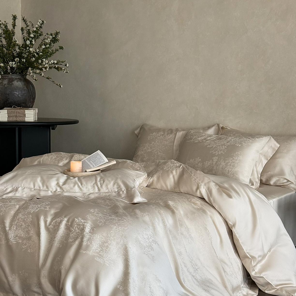 91家纺网 家纺一手货源 找家纺 花时间 2026新款60s兰精天丝四件套-赫本天丝款 会员减10 参与日常超级立减9折后不低于368/388 天丝款-赫本香槟