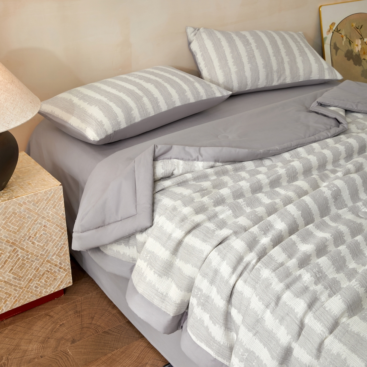 91家纺网 家纺一手货源 找家纺 吾诺家居 2026新款全棉纯棉大提花新疆棉花夏被夏凉被空调被四件套-律动 律动-浅灰