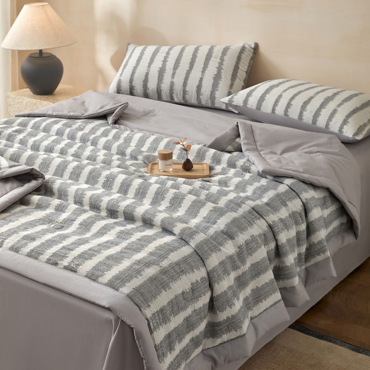 91家纺网 家纺一手货源 找家纺 吾诺家居 2026新款全棉纯棉大提花新疆棉花夏被夏凉被空调被四件套-律动 律动-深灰