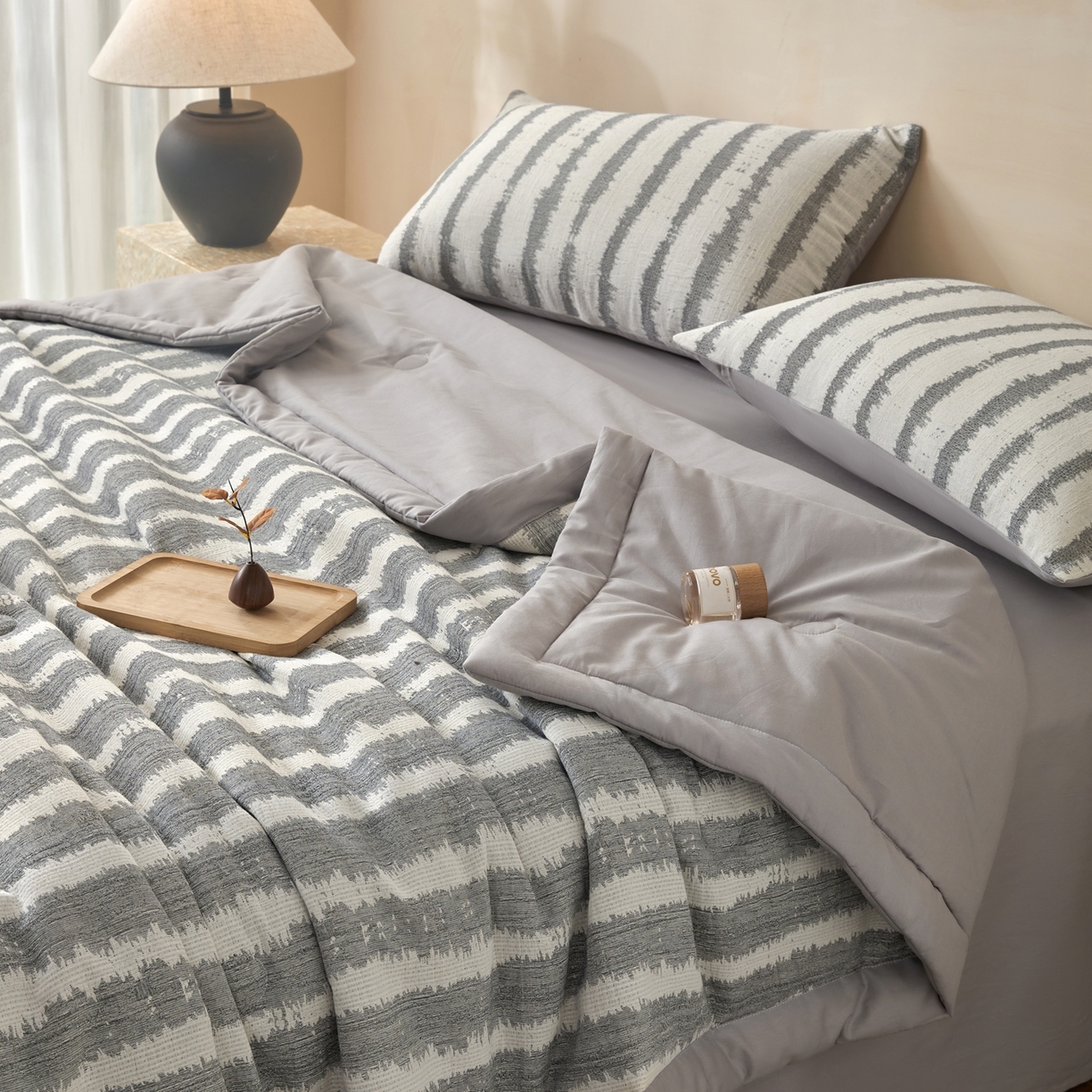 91家纺网 家纺一手货源 找家纺 吾诺家居 2026新款全棉纯棉大提花新疆棉花夏被夏凉被空调被四件套-律动 律动-深灰