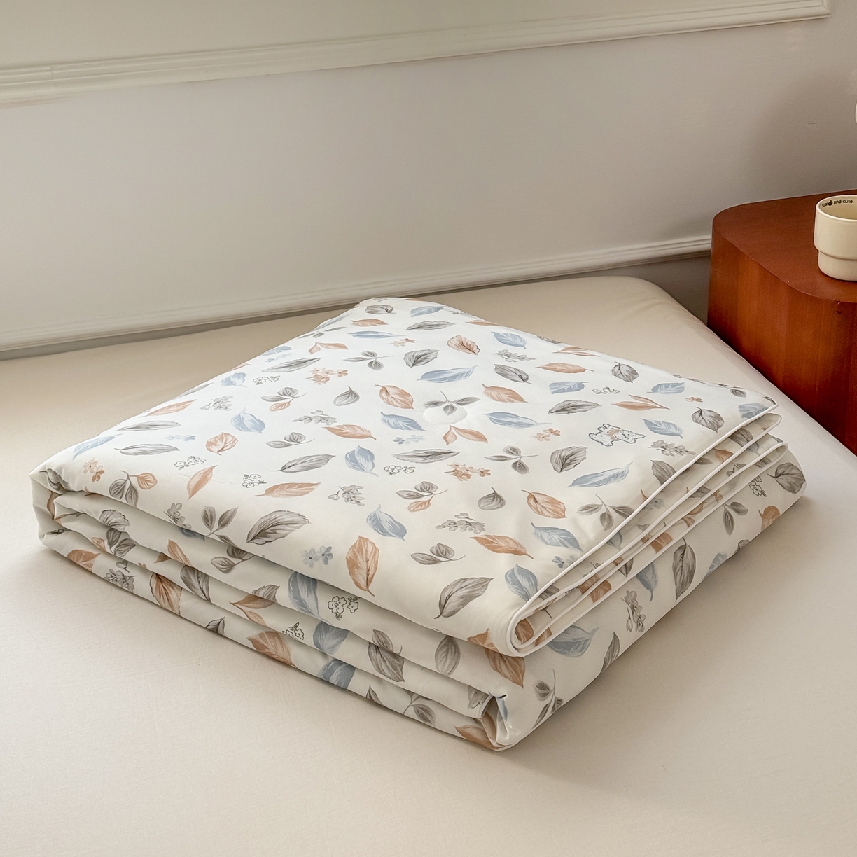 91家纺网 家纺一手货源 找家纺 雯雨家纺 2026新款A类凉感丝夏被夏凉被空调被 林间叶语