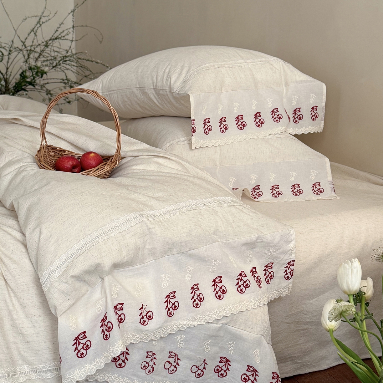 91家纺网 家纺一手货源 找家纺 MIU缪家居 2026新款亲肤舒适棉麻四件套-雾屿樱桃 麻本色