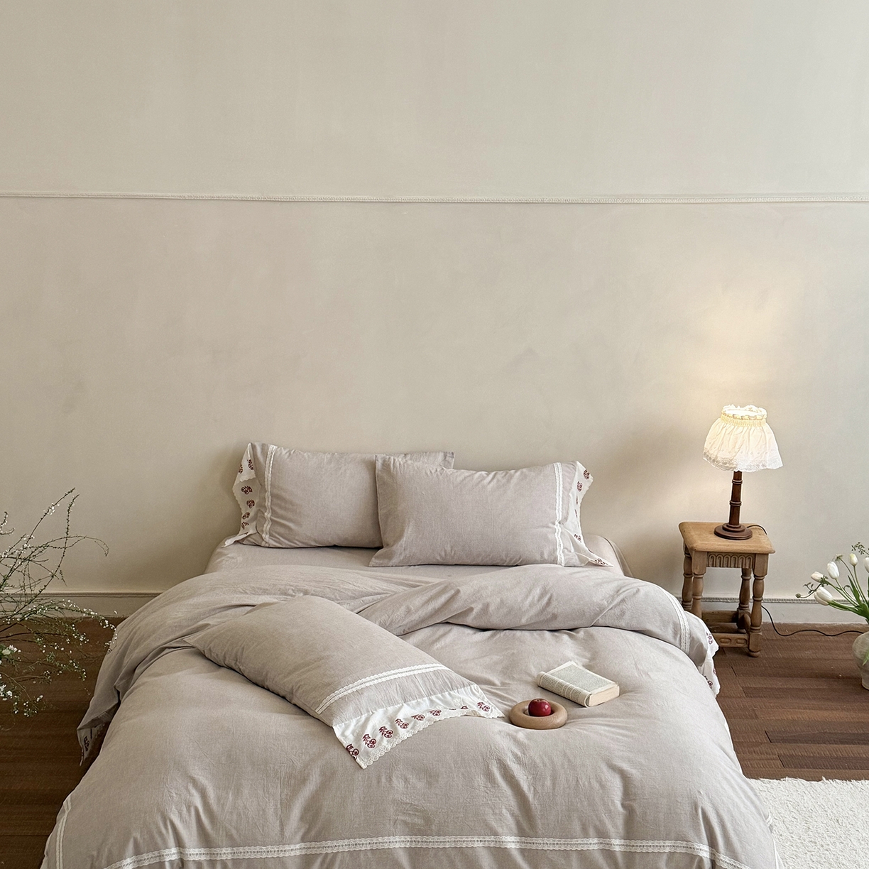 91家纺网 家纺一手货源 找家纺 MIU缪家居 2026新款亲肤舒适棉麻四件套-雾屿樱桃 复古咖