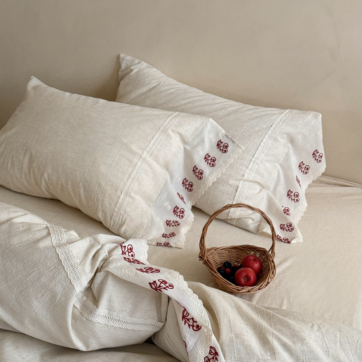 91家纺网 家纺一手货源 找家纺 MIU缪家居 2026新款亲肤舒适棉麻四件套-雾屿樱桃 麻本色