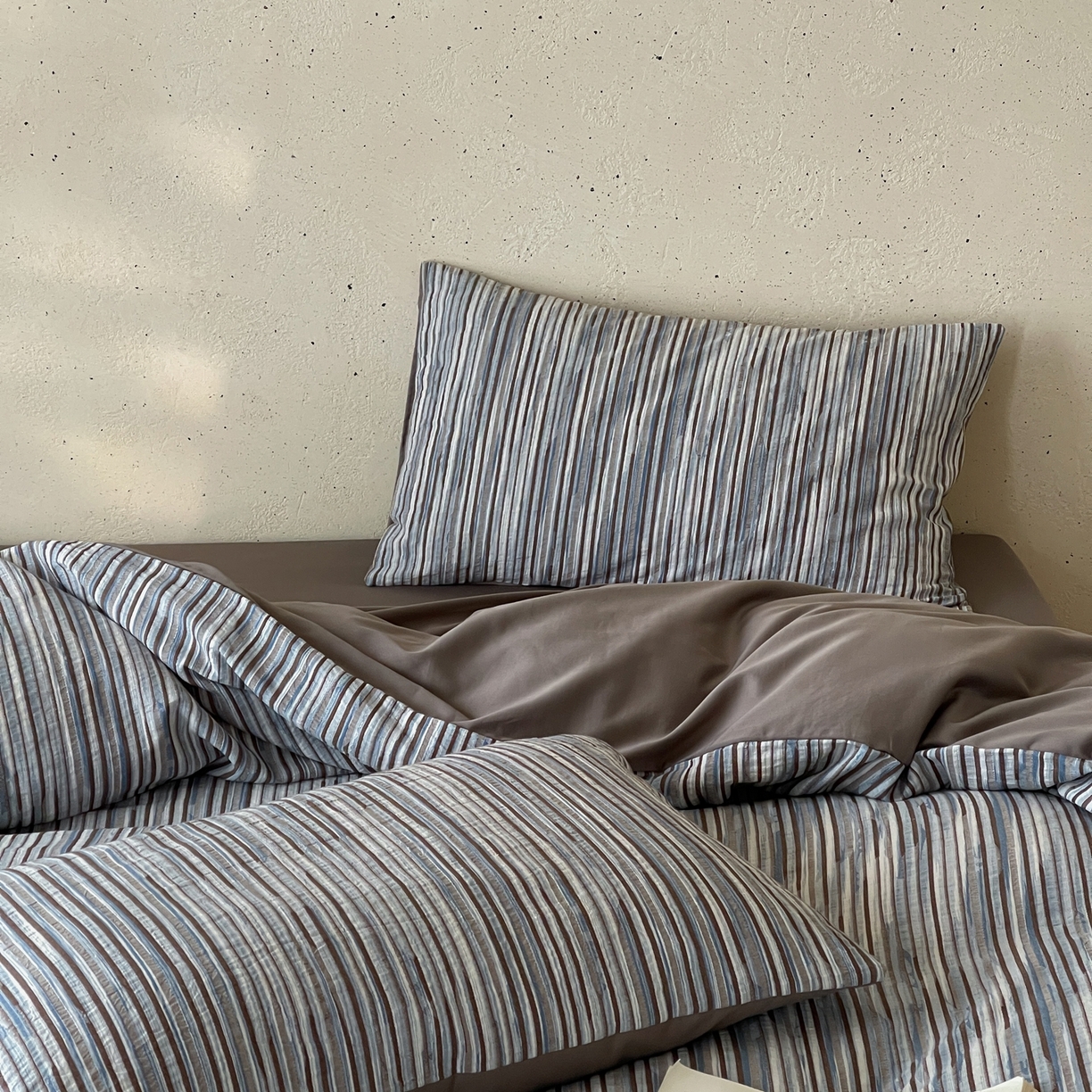 91家纺网 家纺一手货源 找家纺 云上 2026新款全棉纯棉色纺混段染条四件套-暮光 暮光-蓝咖灰