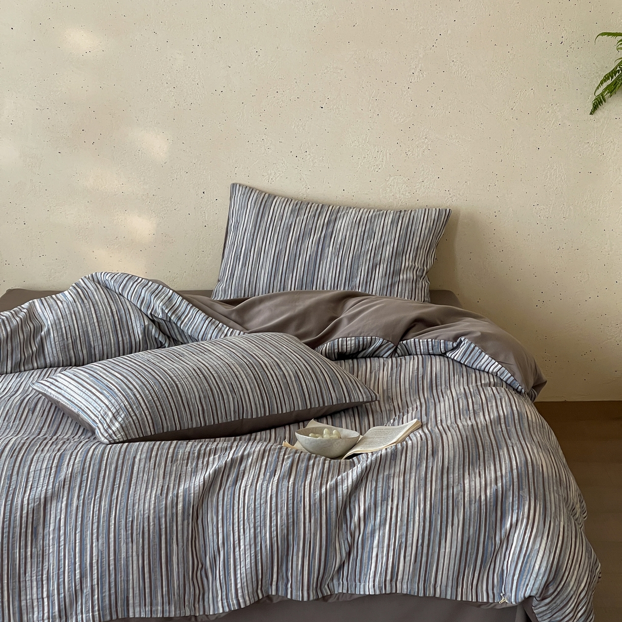 91家纺网 家纺一手货源 找家纺 云上 2026新款全棉纯棉色纺混段染条四件套-暮光 暮光-蓝咖灰