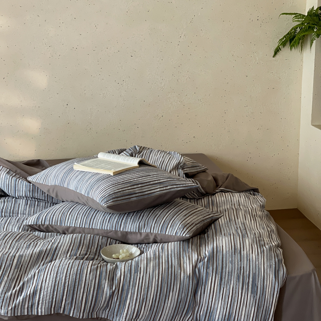 91家纺网 家纺一手货源 找家纺 云上 2026新款全棉纯棉色纺混段染条四件套-暮光 暮光-蓝咖灰