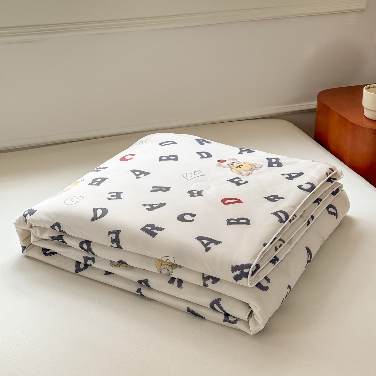 91家纺网 家纺一手货源 找家纺 雯雨家纺 2026新款A类凉感丝夏被夏凉被空调被 小熊日记