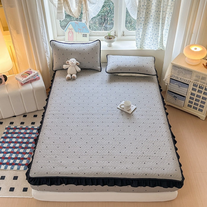 91家纺网 家纺一手货源 找家纺 欣宜家纺 2026新款花边全棉纯棉印花夹棉床笠床垫保护套罩 波点