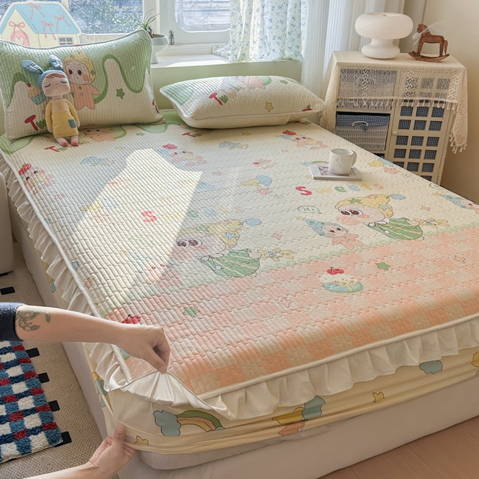 91家纺网 家纺一手货源 找家纺 欣宜家纺 2026新款花边全棉纯棉印花夹棉床笠床垫保护套罩 泡泡星人