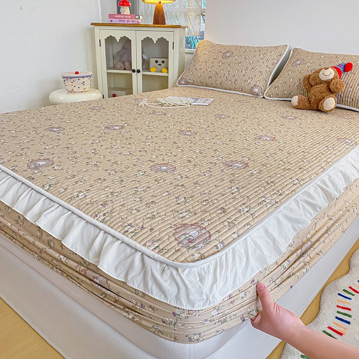 91家纺网 家纺一手货源 找家纺 欣宜家纺 2026新款花边全棉纯棉印花夹棉床笠床垫保护套罩 碎花兔兔