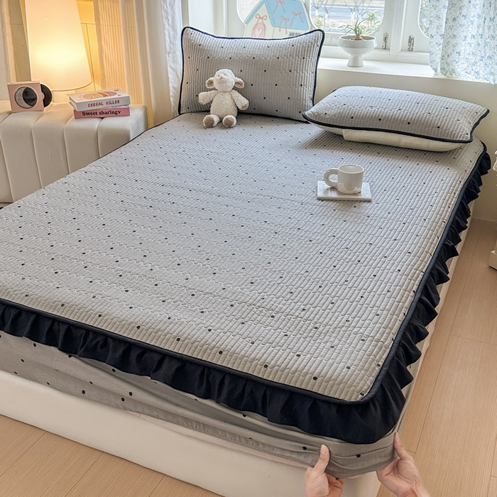 91家纺网 家纺一手货源 找家纺 欣宜家纺 2026新款花边全棉纯棉印花夹棉床笠床垫保护套罩 波点