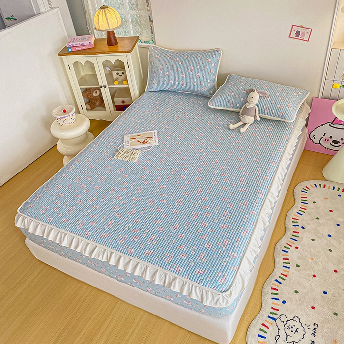 91家纺网 家纺一手货源 找家纺 欣宜家纺 2026新款花边全棉纯棉印花夹棉床笠床垫保护套罩 花田绿