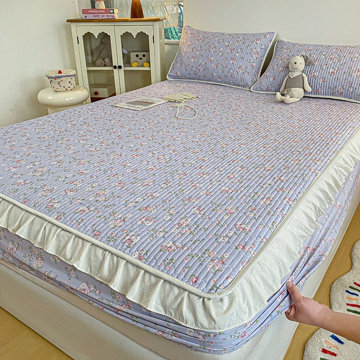 91家纺网 家纺一手货源 找家纺 欣宜家纺 2026新款花边全棉纯棉印花夹棉床笠床垫保护套罩 花田紫