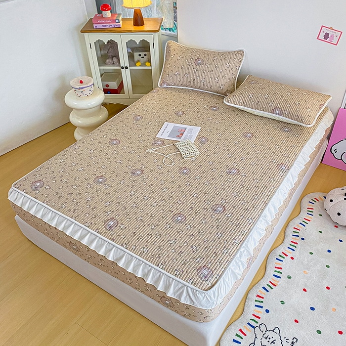 91家纺网 家纺一手货源 找家纺 欣宜家纺 2026新款花边全棉纯棉印花夹棉床笠床垫保护套罩 碎花兔兔