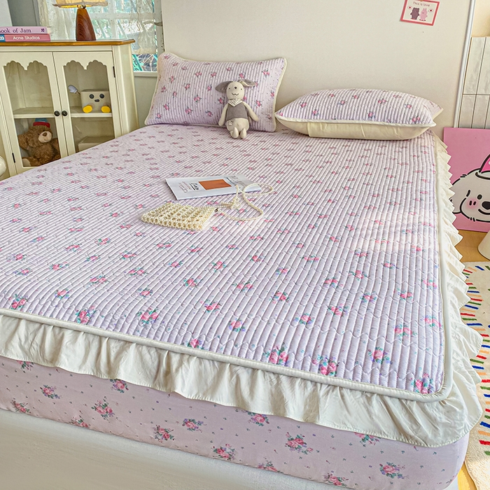 91家纺网 家纺一手货源 找家纺 欣宜家纺 2026新款花边全棉纯棉印花夹棉床笠床垫保护套罩 花田粉