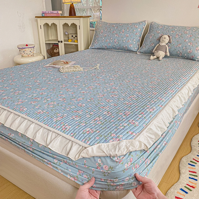 91家纺网 家纺一手货源 找家纺 欣宜家纺 2026新款花边全棉纯棉印花夹棉床笠床垫保护套罩 花田绿