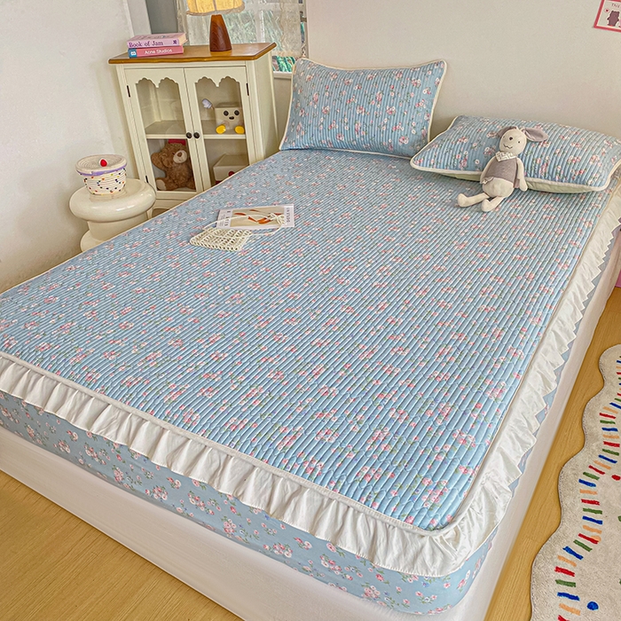 91家纺网 家纺一手货源 找家纺 欣宜家纺 2026新款花边全棉纯棉印花夹棉床笠床垫保护套罩 花田绿