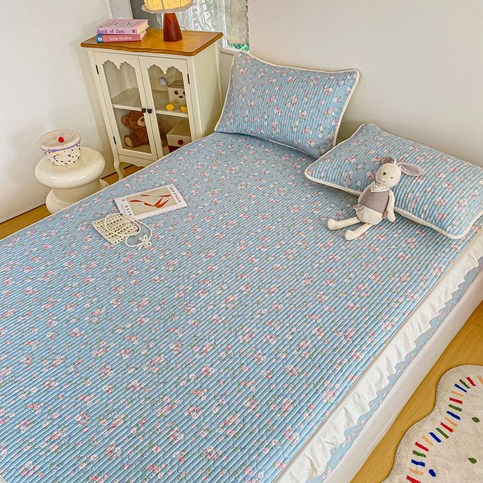 91家纺网 家纺一手货源 找家纺 欣宜家纺 2026新款花边全棉纯棉印花夹棉床笠床垫保护套罩 花田绿