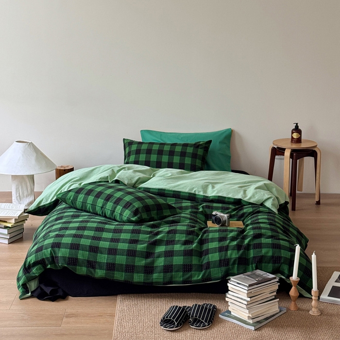 91家纺网 家纺一手货源 找家纺 艾沁家纺 2026新款复古风全棉色织水洗提花四件套 绿黑棋盘格十字提花主图