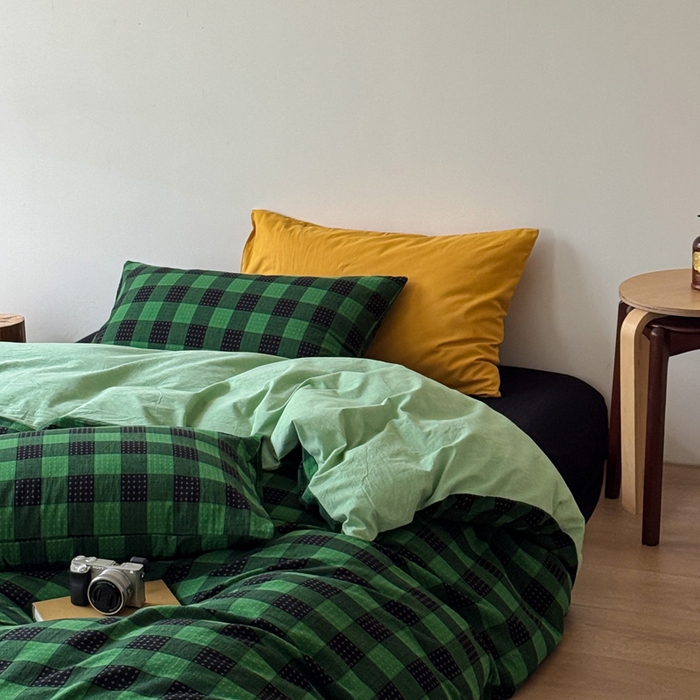 91家纺网 家纺一手货源 找家纺 艾沁家纺 2026新款复古风全棉色织水洗提花四件套 绿黑棋盘格十字提花主图