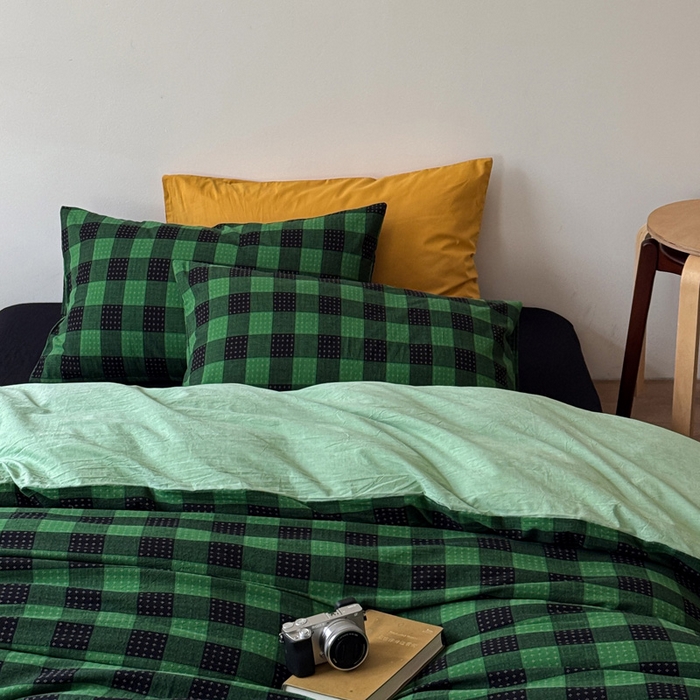 91家纺网 家纺一手货源 找家纺 艾沁家纺 2026新款复古风全棉色织水洗提花四件套 绿黑棋盘格十字提花-枕套绿格+黑