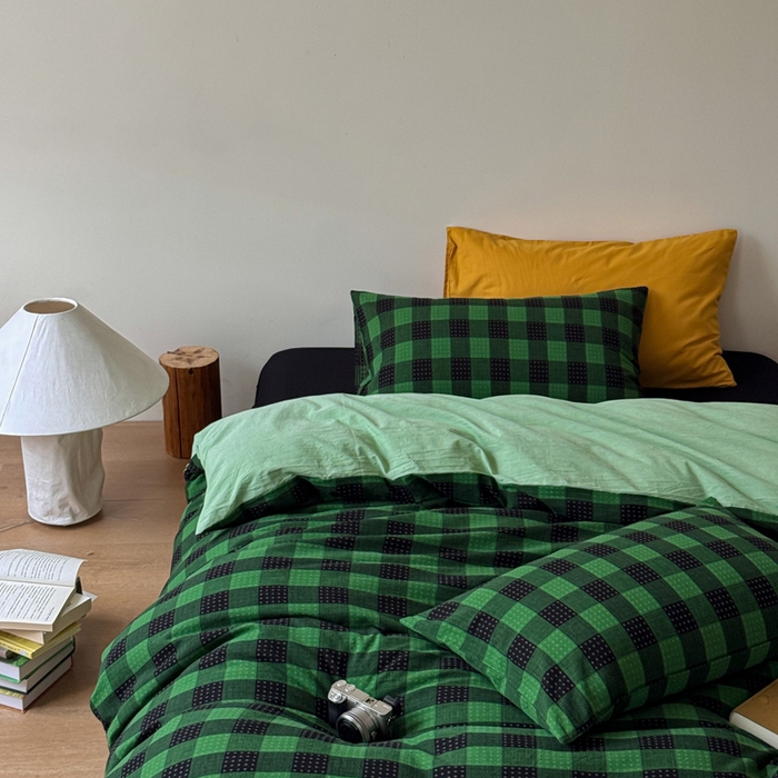 91家纺网 家纺一手货源 找家纺 艾沁家纺 2026新款复古风全棉色织水洗提花四件套 绿黑棋盘格十字提花-枕套绿格+黑