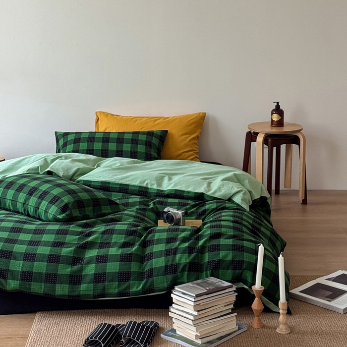 91家纺网 家纺一手货源 找家纺 艾沁家纺 2026新款复古风全棉色织水洗提花四件套 绿黑棋盘格十字提花-枕套绿格